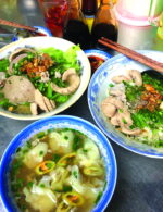 Trong chợ Xã Tây có quán hủ tíu hơn 60 tuổi