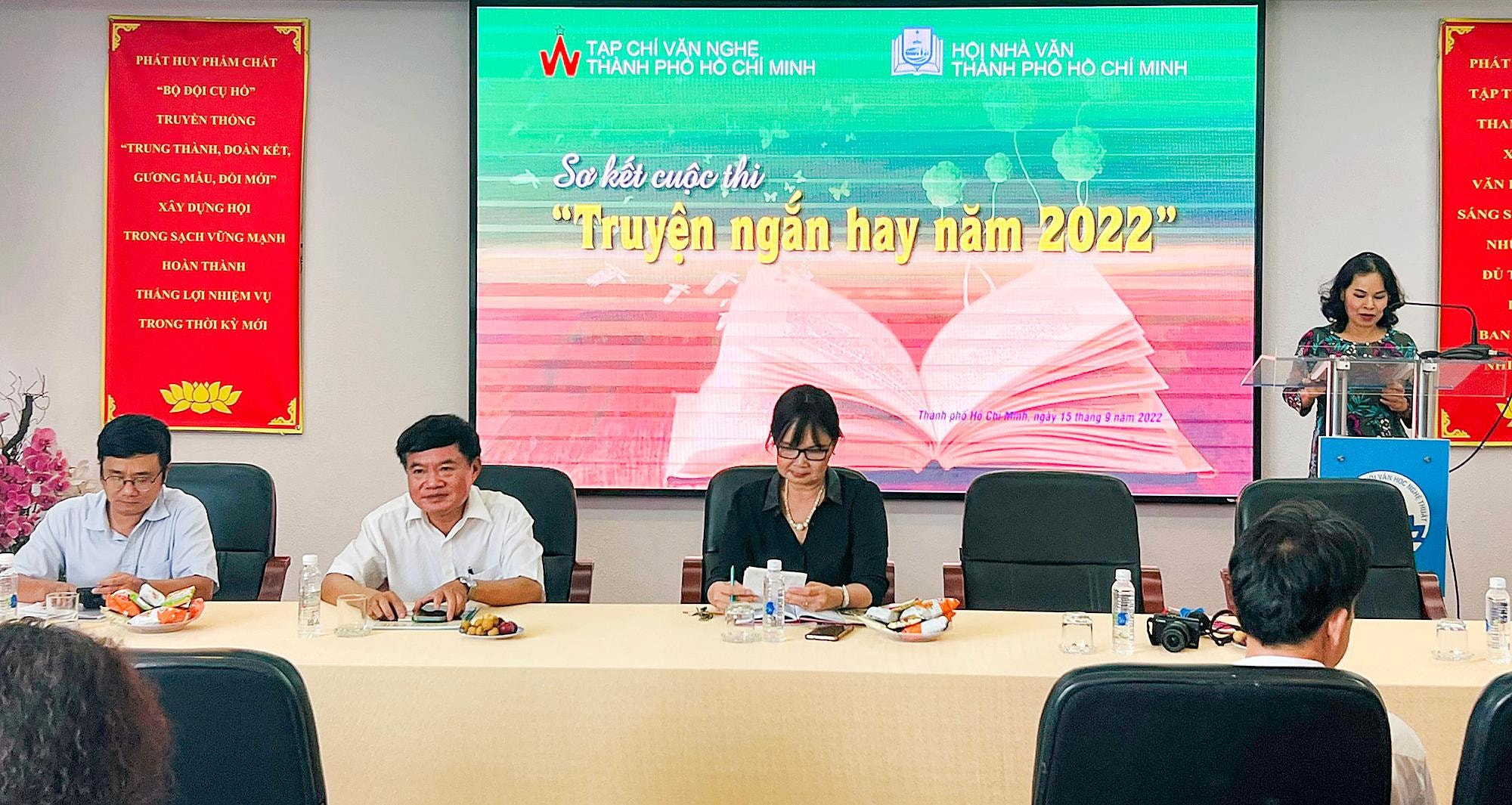 Sau những giải thưởng văn chương