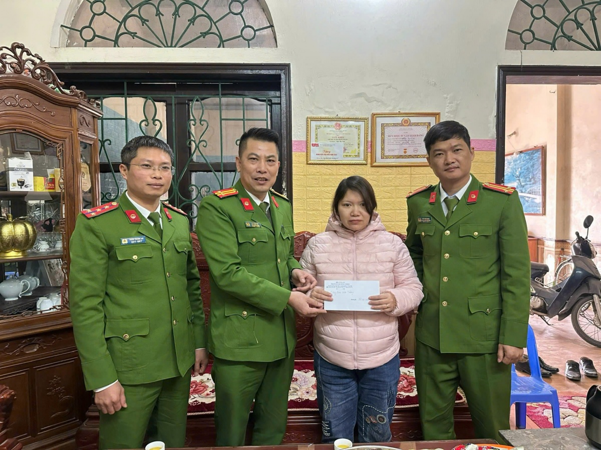 Xanh mãi những vòng tay yêu thương